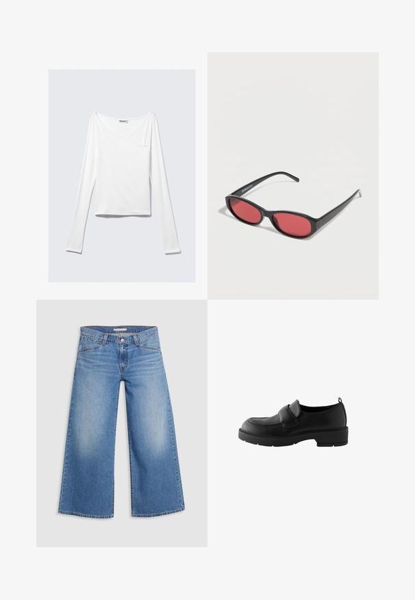 Witte long-sleeve top met een crossover ontwerp en een zak. Gemaakt van een gladde, rekbare stof. Geknipt in een casual, relaxte pasvorm.; Lichtblauwe wijde denim jeans met een hoge taille, klassieke vijf-pocket design en subtiele vervaging langs de benen.; Zwarte leren loafers met een ronde neus, voorzien van een voorband en een rubberen zool met textuur voor grip. Inclusief een trekband aan de hiel.; Zwarte ovale zonnebril met slanke pootjes en rood getinte glazen, rustend op een witte ondergrond.