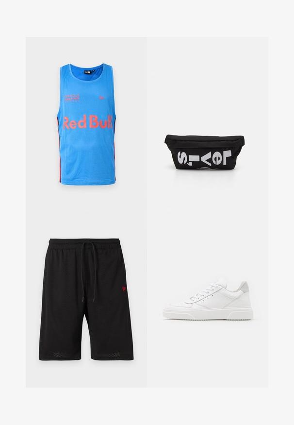 Lichtblauw mesh tanktop met rode zijkanten. Met het "Red Bull" logo en de tekst "Oracle Red Bull Racing" gedrukt op de voorkant.; Zwarte mesh shorts met een elastische tailleband, verstelbaar trekkoord en een klein rood logo aan de linkerzijde. Lichtgewicht en ademend materiaal.; Witte leren sneakers met een gladde afwerking, ronde neus, platte veters en een gestructureerde zool. Grijze suède accent bij de hiel.; Zwarte stoffen tas met een platte vorm, voorzien van vet witte tekst. De ritssluiting bevindt zich aan de bovenkant, met een lus-detail aan één kant.