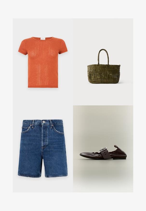 Kortærmet, ribstrikket t-shirt i rustfarve med et diskret mønster og rund halsudskæring. Blød tekstur og tætsiddende design.; Mørkeblå denim shorts i klassisk snit, med fem lommer, knaplukning og kontrasterende orange syninger.; Mørkebrun læderflat sko med stor sølvspænde og sammenrynkede elastikdetaljer, vist fra siden mod en neutral baggrund.; Olivengrøn vævet tote-taske med to afrundede håndtag mod en ensartet lys baggrund.