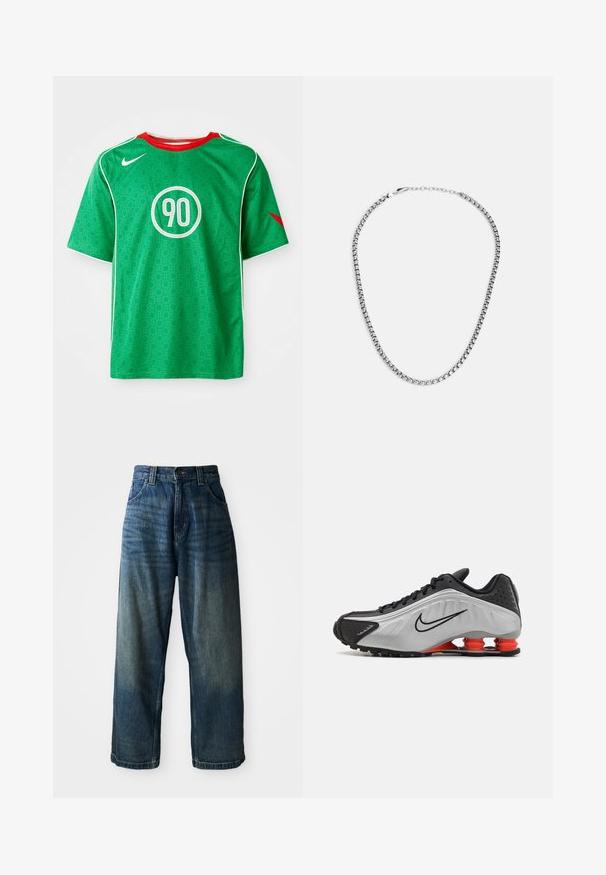 Zelené športové tričko Nike s krátkymi rukávmi, bielymi akcentmi, vzorom s bodkami a kruhovým bielym logom "90" v strede. Červený golier.; Džínsové nohavice s širokými nohavicami v modrej farbe so zosvetleným povrchom. Obsahujú päť vreciek, zapínanie na gombík a kontrastné prešívanie. Tkanina je ťažká.; Čierna a strieborná atlétická obuv s textúrovaným zvrškom, výraznými drážkami a červenými tlmiacimi prvkami na päte pre podporu. Nízky strih.; Fossil JEWELRY NECKLACE - Náhrdelník - silver-coloured