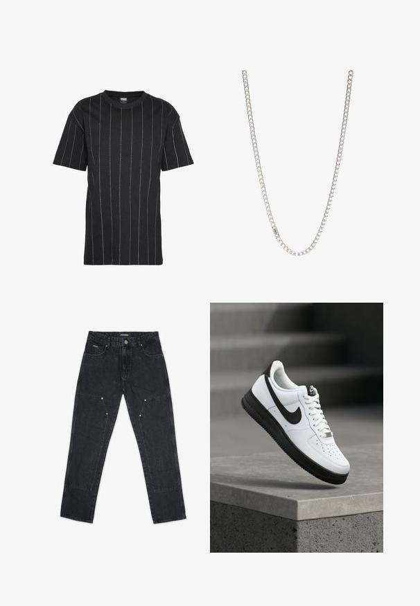 Schwarzes T-Shirt mit kurzen Ärmeln, ausgestattet mit weißen vertikalen Streifen und einem Rundhalsausschnitt. Hergestellt aus einem weichen Baumwollmaterial.; Pegador VINTO CARPENTER - Carpenter Jeans - washed black; Weißer Ledersneaker mit schwarzen Akzenten, abgerundetem Zehenbereich und perforierten Details. Schwarze Gummisohle mit strukturiertem Muster und Schnürverschluss.; Silberne Kettenhalskette mit ineinandergreifenden Gliedern, glatter Textur und einheitlicher rechteckiger Form. Sicherer Verschluss.