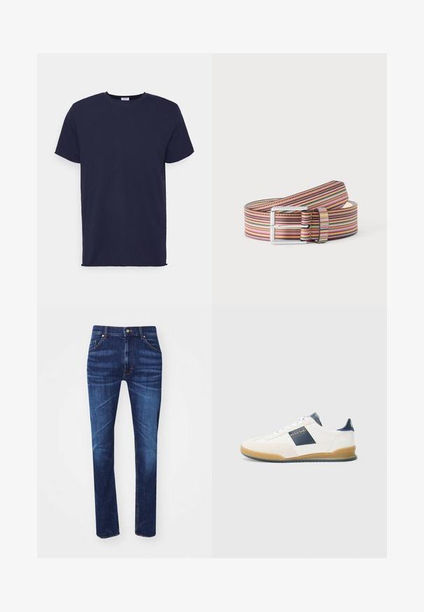 Navyblauwe T-shirt met korte mouwen van zachte stof. Heeft een ronde hals en een rechte snit zonder patronen of accenten.; Donkerblauwe spijkerbroek met een rechte pijp, voorzien van vijf zakken, contrasterende oranje stiksels en een klassieke metalen knoopsluiting.; Witte sneakers met marineblauwe accenten, gemaakt van suède en leer, met een ronde neus en rubberen zool. Heeft een logo aan de zijkant en achterkant.; Opgerolde leren riem met een kleurrijk horizontaal streeppatroon en een zilverkleurige rechthoekige gesp op een effen achtergrond.