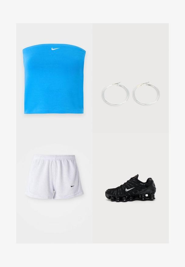 Svetlomodrý bezramienkový tube top značky Nike s bielym logom Swoosh umiestneným v strede blízko horného okraja.; Biele, rebrované športové šortky s elastickým pásom a malým čiernym logom Nike na dolnej ľavej strane. Jednoduchý, minimalistický dizajn.; Čierna Nike športová obuv so strieborným logom Swoosh, sieťovinovým a syntetickým zvrškom a výraznou segmentovanou podrážkou s poduškami.; Pár lesklých strieborných kruhových náušníc s tenkými drôtenými zapínaniami, zobrazených na svetlo šedom pozadí.