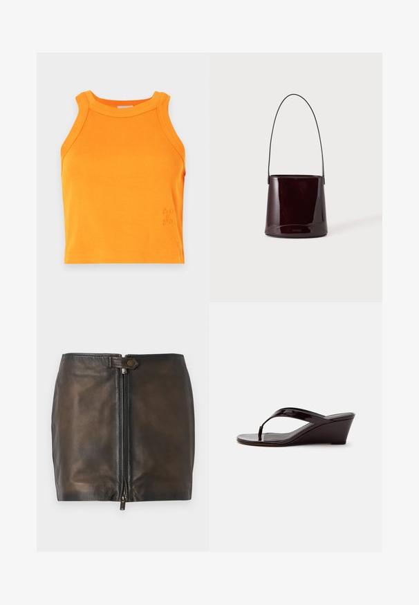Geribbelde oranje tanktop met een hoge halslijn en mouwloos ontwerp. Bevat subtiele logodetails aan de zoom. Zacht, rekbaar materiaal.; Zwarte leren minirok met een rits aan de voorkant, een gladde textuur en een smalle tailleband. Bevat een kleine metalen accent op de tailleband.; Bruine lakleren sleehaksandaal met teenslipperbandje en open teen, zijaanzicht tegen een effen achtergrond.; Donkerbruine glanzende emmerhandtas met een lange dunne riem en minimale zichtbare stiksels op een lichte achtergrond.