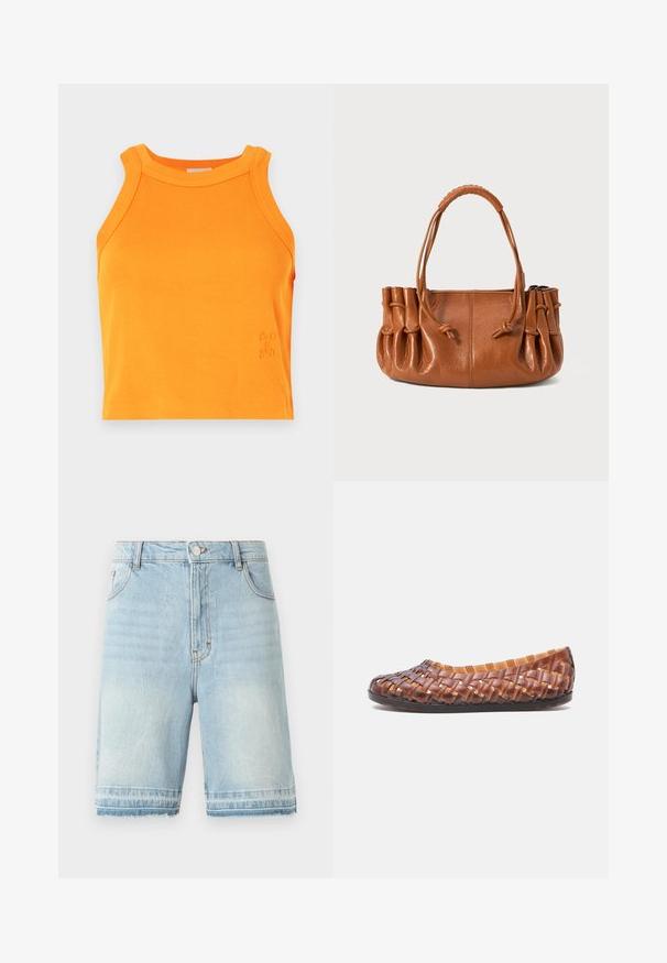 Ribbet orange tanktop med høj hals og ærmeløst design. Har diskret logo detaljer på kanten. Blødt, strækbart materiale.; Lysblå denimshorts med en frynset kant, fem-lomme design og standard talje med knaplukning. Diskret falmning over det hele.; Brun flad sko med vævede plastremme og sort sål vist fra siden på hvid baggrund.; Brun læderhåndtaske med en glat tekstur, der har rynkede sektioner og to forlængede håndtag til bæring.