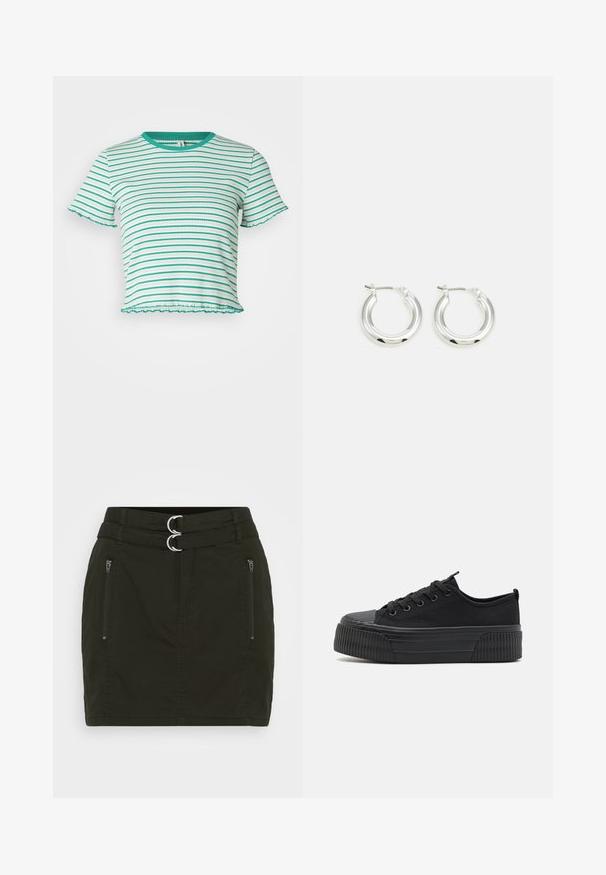 ONLY Petite ONLMETTI BOX - T-shirts print - deep mint/blues; Sort bomuldsdragt med en tætsiddende design. Har en dobbelt-ring spænde bælte og to lynlåslommer i siden. Glat tekstur, knælang længde.; Svarte lærersneakers med en ribbet gummisål, rund tå og seks snørrehuller. Glat tekstur med en kontrasterende ribbet detalje på bunden.; Sølv hoop-øreringe med en poleret finish, der har en cirkulær form og en hængslet lukning. Glat tekstur med minimal detaljering.