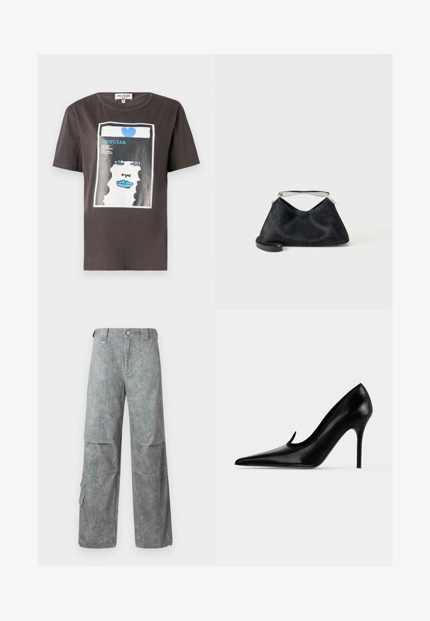 Grafisches T-Shirt aus dunkelgrauer Baumwolle mit einem bunten Druck eines FrauenGesichts, das blaue Lippen und ein blaues Herz zeigt. Rundhalsausschnitt und kurze Ärmel.; Hellblaue Cargo-Hosen aus strukturiertem Denim im entspannten Schnitt, mit großen Seitentaschen und einem Knopfverschluss an der Taille.; Schwarzer Lederschuh mit hohem Absatz, spitzer Spitze und schlankem Stiletto-Absatz, seitlich auf hellem einfarbigem Hintergrund abgebildet.; Kleine schwarze Handtasche mit silbernem Griff und einem zusätzlichen schwarzen Riemen, auf einem einfachen hellen Hintergrund präsentiert.