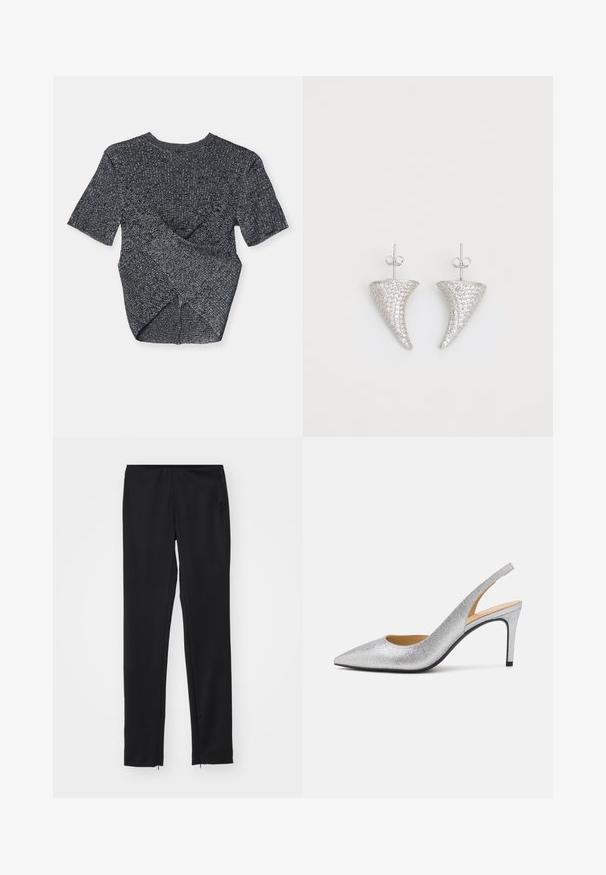 Top de punto gris de manga corta con un patrón texturizado, que presenta un diseño superpuesto en la parte posterior y un clásico cuello redondo.; Pantalones negros de corte ajustado con cintura elástica, textura suave y detalles con cremallera en el dobladillo. Fabricados con tejido ligero.; Tacones slingback plateados con glitter, punta afilada, tacón estrecho y un corte en el lateral. Textura suave y acabado brillante.; Pendientes en forma de cuerno plateado, engastados con pequeñas piedras transparentes, que cuentan con un cierre trasero para su sujeción. Textura suave y acabado metálico.