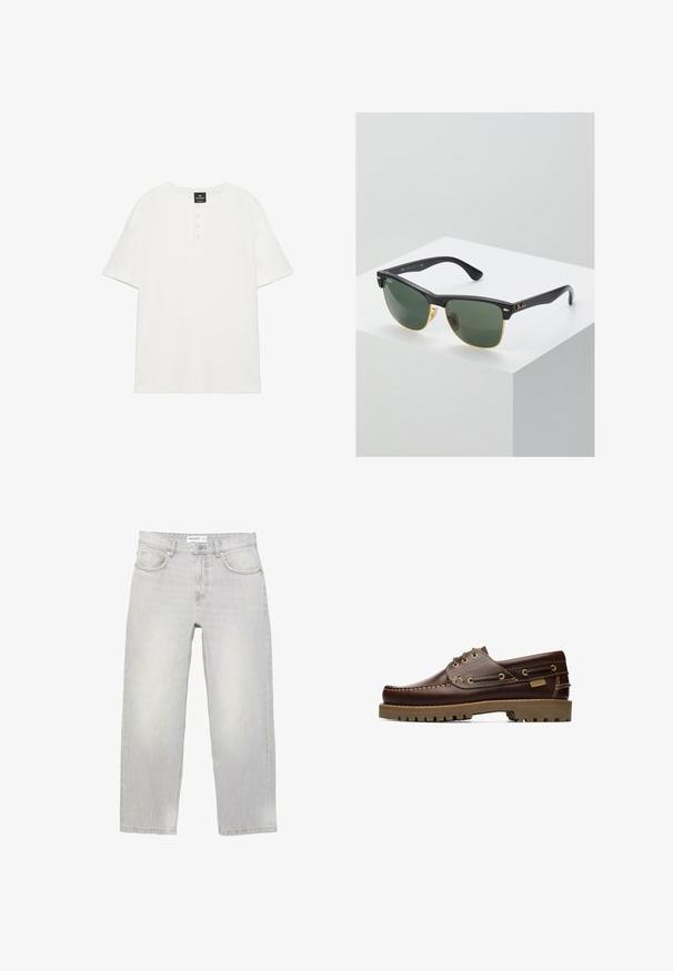 Hvid Henley t-shirt med korte ærmer, rund halsudskæring og fire hvide knapper på frontpladen.; Lysegrå denimjeans med en afslappet pasform, der har fem lommer, en standard linning og let falmning i hele stoffet.; Brune læder snørelæderbådssko med syede detaljer og tyk gummisål, set fra siden.; Ray-Ban solbriller med grønne linser, sorte plastikstel og gyldne detaljer ved kanterne. Firkantet form med mat finish.