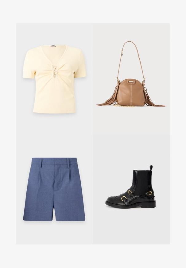 Roomkleurig, kort mouwtjes, geribd gebreid topje met V-hals en sluitingen met haakjes in goudkleur aan de gerimpelde voorkant.; Blauwe op maat gemaakte shorts met riemlussen, voorplooien en een verborgen voorkeursluiting, weergegeven tegen een witte achtergrond.; Zwarte leren enkellaarsjes met brogue-details, dubbele gouden gespen, elastische zijpanelen en een gestructureerde zool. Voorzien van een trekkoord aan de achterkant.; Kleine lichtbruine leren schoudertas met lange band, gouden kettinkdetail en franjes aan beide zijden tegen een neutrale achtergrond.