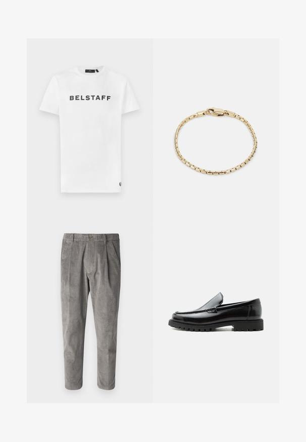 Camiseta de algodón blanca con un logo negro "BELSTAFF" en el frente. Cuello redondo clásico y mangas cortas con un pequeño detalle del logo en el dobladillo.; Pantalones de pana grises con un patrón de rayas verticales texturizadas, con cierre de botón y dos bolsillos laterales. Corte ajustado y largo cropped.; Mocasín de cuero negro con suela de goma gruesa, empeine cosido y nombre de la marca en relieve en el talón, mostrado en perfil lateral sobre fondo blanco.; Pulsera de metal dorado con un diseño de cadena, que presenta eslabones rectangulares y un cierre de gancho, textura suave y acabado pulido.