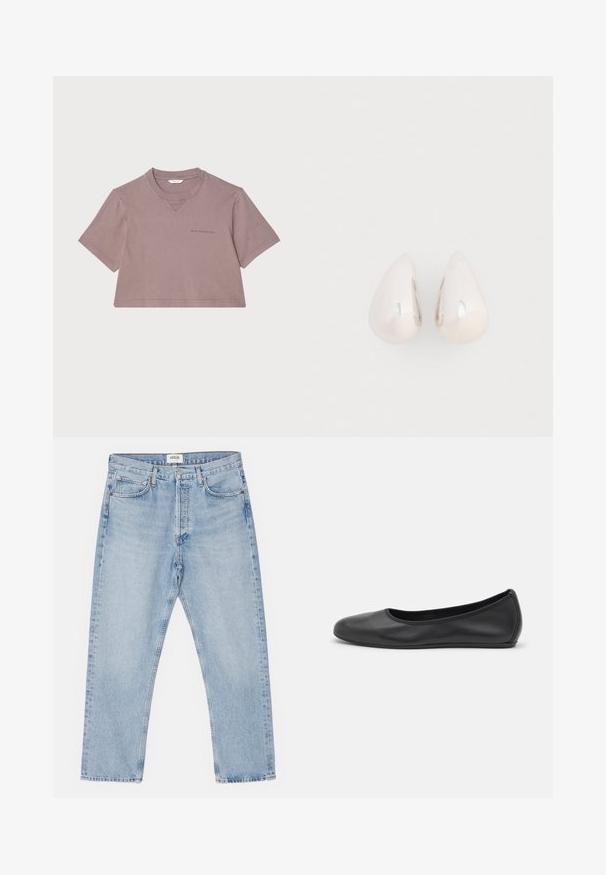 Uitgesneden T-shirt in stoffige mauve, gemaakt van zachte stof. Kenmerkt zich door een ronde hals, korte mouwen en een subtiele logo-opdruk aan de voorkant.; Lichtblauwe denim jeans met een klassieke rechte pasvorm, vijf zakken en een knoopsluiting, met subtiele vervaging en een stevige textuur.; Zwarte leren ballerina met een ronde neus, gladde textuur, minimale stikdetails en een flexibele zoolontwerp.; Zilveren metalen druppeloorbellen met een gladde, reflecterende oppervlakte en een druppelvorm, voorzien van een naadloos ontwerp en zonder zichtbare versieringen.