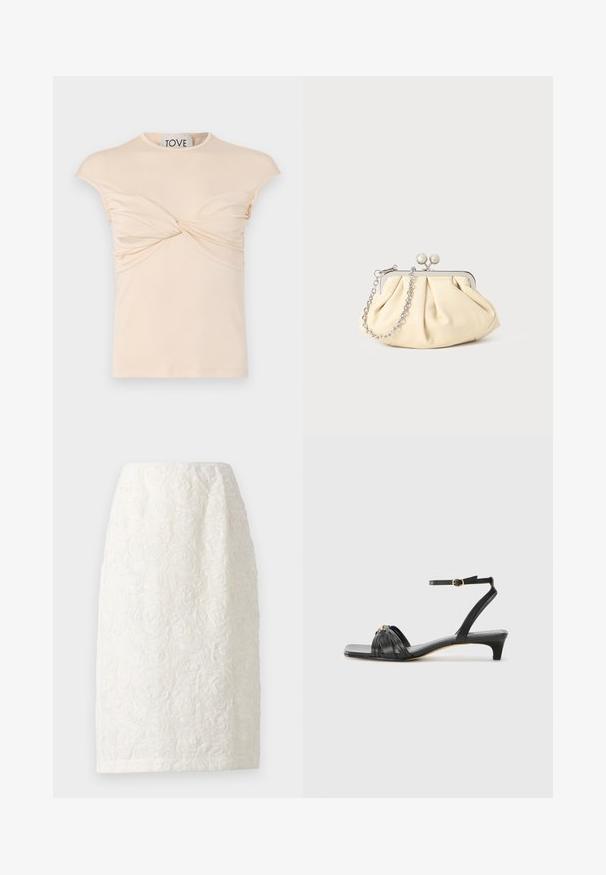 Cremefarvet t-shirt med rund halsudskæring, korte ærmer og snoet frontdetalje. Glat tekstur med lodret plissering langs siderne.; Knelang hvid nederdel med et tekstureret blomstermønster, der har hævede rosedesigns og en subtil glans. Enkel, lige silhuet.; Sorte lædersandal med firkantet tå, vævet remdesign, ankelrem med gyldent hardware og en lav, spidset hæl.; Plisseret beige læderclutch med en sølvmetalramme, der har to runde dekorative låse og en sølvkædetrasporte.