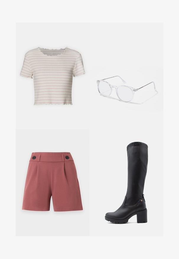 T-shirt à manches courtes, cropped, en tissu texturé, avec des rayures horizontales blanches et violet clair et un col et un ourlet à volants.; Shorts marron taille haute avec plis devant et deux boutons noirs sur la ceinture, présentés sur fond blanc.; Bottes noires montantes en cuir lisse avec un bout carré, un talon épais et une semelle en caoutchouc texturé. Présente un détail de logo discret.; Lunettes rondes transparentes avec des verres en plastique et des branches en métal argenté. Design minimaliste avec des détails subtils au niveau de la charnière.