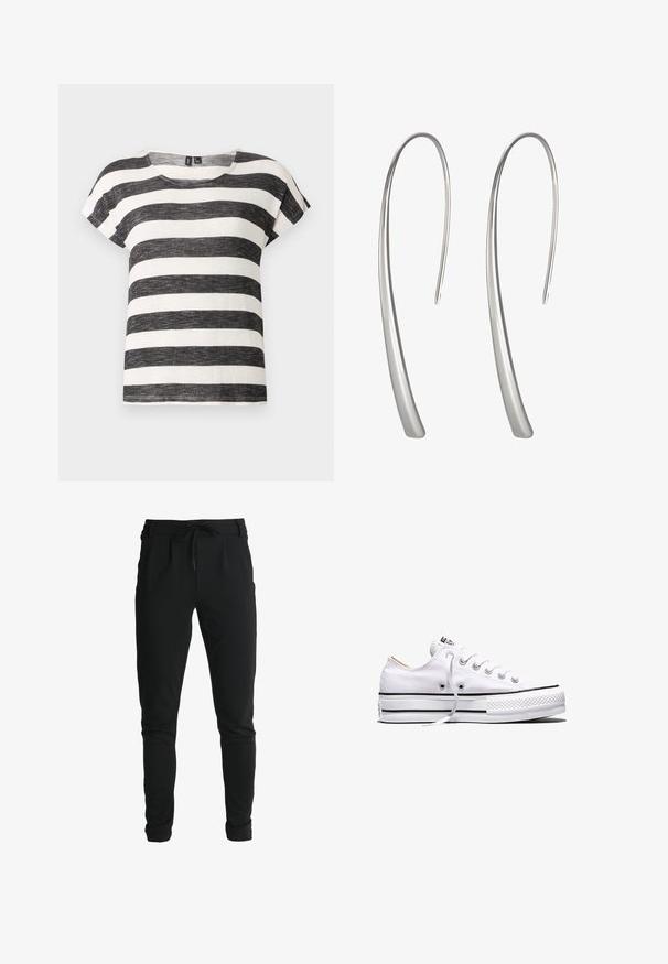 Gestreept T-shirt met een ontspannen fit, met zwart-witte horizontale strepen, zachte stof, ronde hals en korte mouwen.; ONLY Tall ONLPOPTRASH LIFE EASY - Trainingsbroek - black; Witte lage canvas sneaker met witte veters, zwarte strepen op de zool en een rubberen, getextureerde neuskap, zijaanzicht op een witte achtergrond.; Lange zilveren druppelohrringen met een slank, langwerpig ontwerp en een gladde, gepolijste afwerking. Kenmerken een minimalistische gebogen vorm.