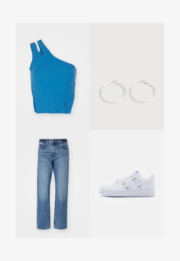 Blauw geribd tanktop met een schouderontwerp, twee bandjes en een klein zwart logo-accent rechtsonder.; Lichtblauwe rechte jeans gemaakt van denim. Bevat vijf zakken, een klassieke knoopsluiting en subtiele fading door de stof.; Nike Sportswear AIR FORCE 1 - Sneakers laag - white/hyper royal/black; Een paar glanzende zilveren oorringen met dunne draadafsluitingen, getoond op een lichtgrijze achtergrond.