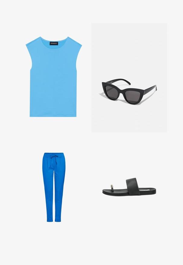 Top sin mangas azul hecho de una tela suave, con un escote redondo y líneas limpias, sin adornos ni patrones adicionales.; Pantalones de chándal azules hechos de tejido suave, con cinturilla elástica y cordón, dos bolsillos frontales y un diseño de pierna ajustada.; Sandalia plana negra tipo slide con una amplia correa de cuero y un lazo para el dedo del pie que presenta un pequeño acento metálico.; Gafas de sol negras en forma de ojo de gato con un acabado mate, que presentan lentes ahumados grises, ángulos pronunciados y brazos laterales elegantes. Nombre de la marca visible en el interior del brazo.