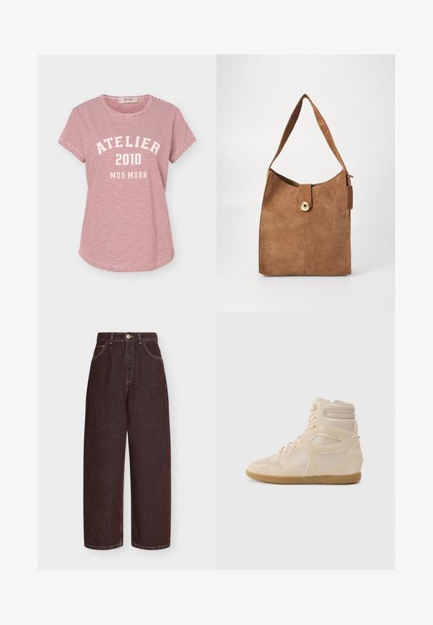 Rød og hvid tyndstribet T-shirt med korte ærmer med teksten "ATELIER 2010 MOS MOSH" trykt i hvid på forsiden.; Mørkebrune højtaljede jeans med vide ben, forlommer, bæltestropper, knaplukning og synlige syninger mod en ensfarvet baggrund.; Beige høj-top sneakers lavet af glat læder og ruskindsmaterialer. Perforerede paneler, tonede stikninger og en gummisål.; Brun ruskind skuldertaske med en enkel strop, der har en guldfarvet lås og en glat overflade. Minimalistisk design med en flad bund.