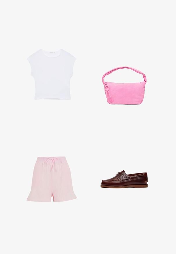Witte cropped T-shirt met korte mouwen en een ronde hals, gemaakt van gladde stof, plat neergelegd op een witte achtergrond.; Lichtroze shorts van textuurstof, met een elastische tailleband en een trekkoord, en een ontspannen, uitlopende silhouette.; Bruine leren boot schoen met veters, stiksel details en Timberland-logo aan de zijkant, weergegeven op een witte achtergrond.; Kleine zachte roze stoffen schoudertas met een brede gewatteerde band en ritssluiting, voorzien van een ronde trekker en een cirkelvormig logo detail.