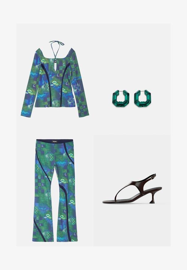 Haut à manches longues avec un décolleté plongeant, présentant des motifs abstraits bleus et verts, une fermeture à nouer dans le dos et des accents noirs contrastants.; Leggings en tissu extensible multicolore avec des motifs verts et bleus, des formes géométriques et des accents bleu foncé sur les côtés.; Sandale slingback en cuir verni marron foncé avec petit talon et bride entre les orteils sur fond blanc.; Boucles d'oreilles en acrylique vert en forme d'octogone avec des bords façonnés, dotées d'un fermoir métallique pour sécuriser.