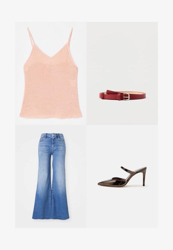 Peachfarvet strikket tanktop med tynde justerbare stropper, V-halsdesign, ribbet tekstur og lige kant.; Bukser i flared denim i lys blå vask, med høj talje, karakteristiske brede ben og en let falmning mod kanten. Knap- og lynlås-lukning.; Skinnende mørkebrune mule med spids tå og høje hæle med en tynd rem over foden på en ensfarvet hvid baggrund.; Rødt læderbælte med sølvfarvet rektangulært spænde, løkkeende og glat tekstur, vist sammenrullet fladt på en hvid baggrund.