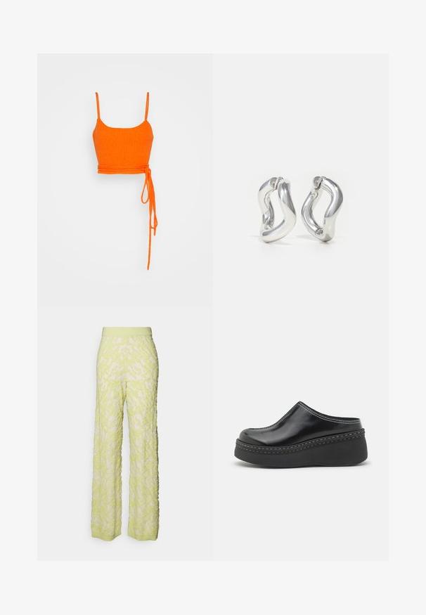 Oranžový pruhovaný crop top s tenkými ramienkami a detailom viazania v páse. Materiál pôsobí mäkko s textúrovaným povrchom.; Žlté textúrované nohavice širokého strihu s pleteným pásom, ktorý má jemný abstraktný vzor v svetle žltej a bielej farbe.; Čierne lesklé platformové dreváky s zaoblenou špičkou, zakriveným vrchom a kontrastným bielym prešívaním pozdĺž okraja podrážky.; Strieborné kruhové náušnice so skrúteným dizajnom. Zaoblené okraje a lesklý povrch. Otvorené zapínanie pre jednoduché nosenie. Hladká textúra po celej ploche.