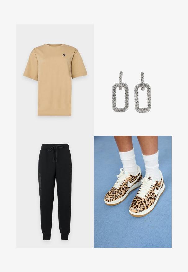 Beige puuvillane T-särk ümmarguse kaelusega ja lühikeste varrukatega. Üks vasakul rinnakorvil on väike tumesinine '7' logo.; Mustat collegehousut, joissa on nauhavyötärö, vetoketjullinen sivutasku ja kavennetut hihnat. Valmistettu pehmeästä, teksturoidusta kankaasta.; Tennarit Nike Air Force 1 leopardikuosisella printillä, joissa on valkoiset nauhat ja swoosh, täynnä vaaleaa kumista ulkopohjaa ja teksturoitua yläosaa. Valkoiset hienot sukat näkyvissä.; Hopeakosketukorvakorut, joissa on suorakulmainen muotoilu, johon on koristeena kiiltävät kristallit. Korvakorut korostavat teksturoidun pinnan ja linkitetyn renkaan yksityiskohtia.