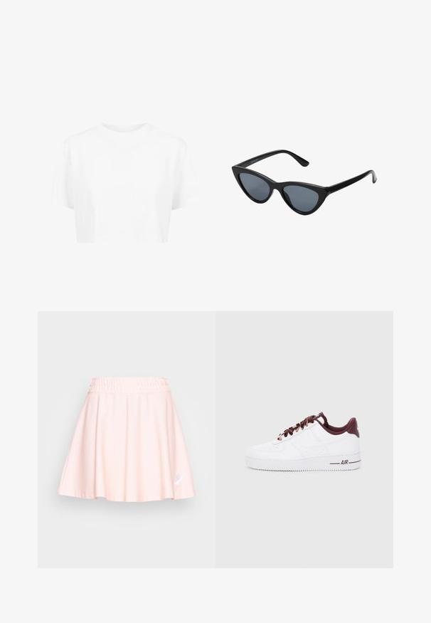 Witte cropped t-shirt, korte mouwen, ronde halslijn, gemaakt van gladde stof, zonder zichtbare patronen of opvallende hardware.; Nike Sportswear AIR SKIRT - Minirok - atmosphere/white; Witte leren sneakers met donkerrode accenten, voorzien van ronde veters, een gevoerde kraag en een gestructureerde rubberen zool. "AIR" gedrukt op de zijkant.; Zwarte cat-eye zonnebril met donkergrijze lenzen, slank plastic frame, puntige hoeken en rechte pootjes. Geen zichtbare hardware of accenten.