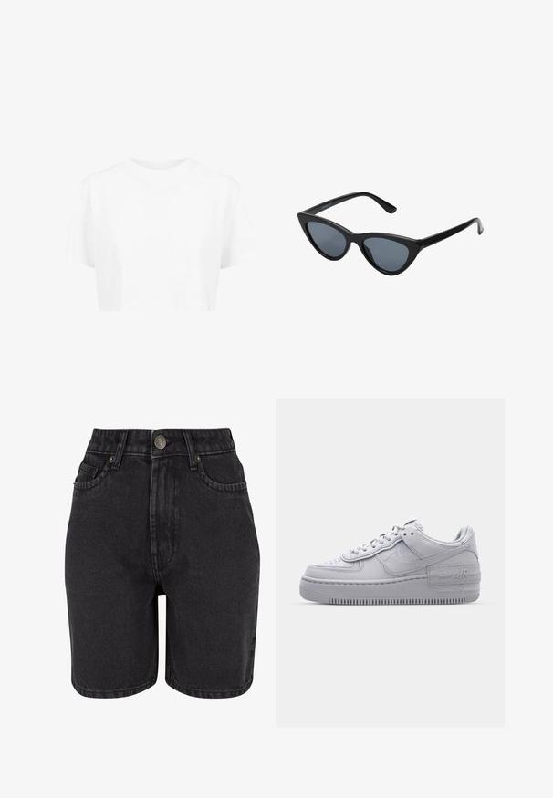 Witte cropped t-shirt, korte mouwen, ronde halslijn, gemaakt van gladde stof, zonder zichtbare patronen of opvallende hardware.; Zwarte denim shorts met een hoge taille, vijf-pocket ontwerp en metalen knoopsluiting. De stof heeft een gladde textuur met subtiele vervaging.; Grijze Nike Air Force 1 sneaker met geperforeerde neus, glad leren bovenwerk, dikke zool en verhoogde 'AIR' details op de hiel.; Zwarte cat-eye zonnebril met donkergrijze lenzen, slank plastic frame, puntige hoeken en rechte pootjes. Geen zichtbare hardware of accenten.