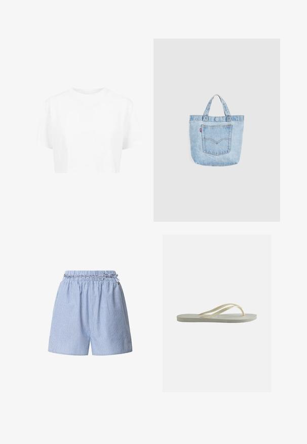Weißes, kurzes T-Shirt mit kurzen Ärmeln und rundem Halsausschnitt, aus glattem Stoff, ohne sichtbare Muster oder auffällige Hardware.; Gestreifte blaue Shorts mit einem elastischen Taillenbund und geflochtenem Kordelzug. Verfügt über vertikale weiße Streifen und ein entspanntes Design.; Einzelner off-white Gummi-Zehentrenner mit dünnen Riemen und strukturiertem Fußbett, von der Seite auf einem einfarbigen Hintergrund gezeigt.; Hellblauer Denim-Shopper mit doppelten Griffen und einer Vorderseite mit orangefarbener Naht sowie einem kleinen roten Stoffetikett.
