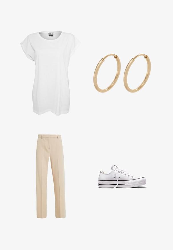Weißes T-Shirt mit kurzen Ärmeln aus Baumwolle, das einen lässigen Schnitt, einen weiten Ausschnitt und ein minimalistisches Design ohne Muster oder Akzente aufweist.; Beige maßgeschneiderte Hose aus glattem Stoff, mit geradem Beinanschnitt, seitlichen Taschen und Bügelfalten auf der Vorderseite.; Weißer Sneaker aus Segeltuch mit niedrigem Schnitt, weißen Schnürsenkeln, Gummisohle, schwarzen Streifendetails und Logopatch auf der Zunge und Ferse.; Goldene Creolen mit einer glatten, polierten Oberfläche. Abgerundete Form, mittlere Größe, ausgestattet mit einem sicheren Verschlussmechanismus.