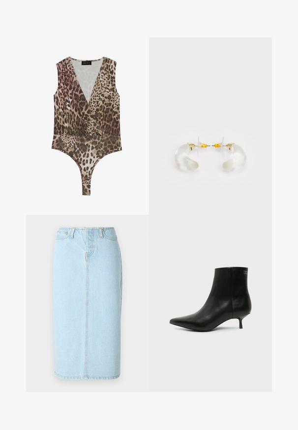 Body de estampado de leopardo con escote en V pronunciado, sin mangas, cintura fruncida y parte inferior alta en tonos marrón y beige.; Minifalda de mezclilla azul claro con cintura alta, diseño de cinco bolsillos y sutiles detalles de costura a lo largo de las costuras.; Botín de piel negra con puntera puntiaguda y tacón bajo estilo kitten sobre fondo claro, mostrando vista lateral exterior.; Pendientes de aro de acrílico transparente con acentos dorados, que presentan un diseño curvado y un cierre transparente. Textura suave, estilo minimalista.