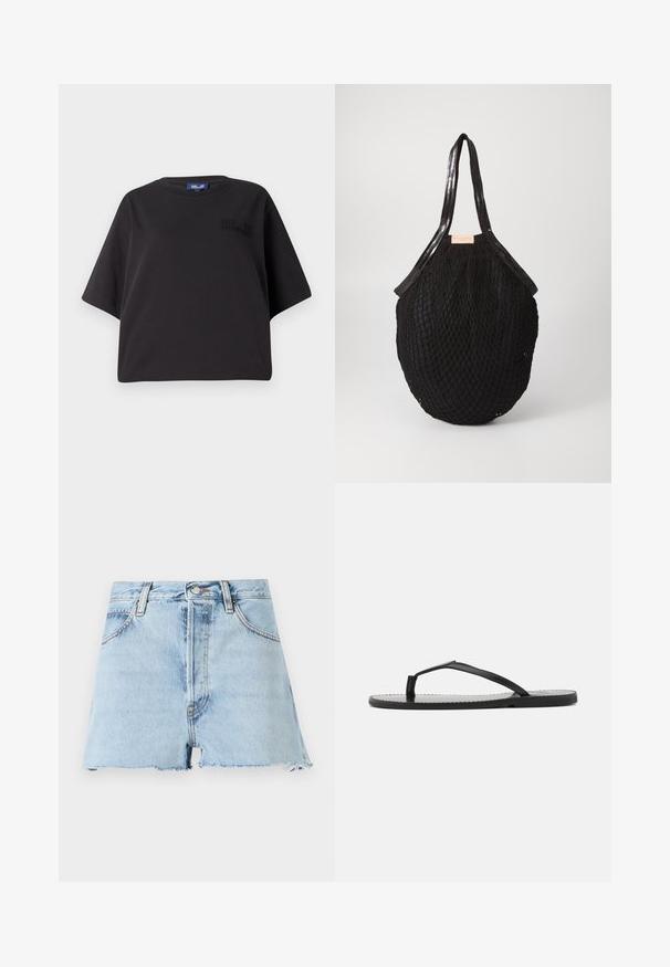 Sort kortærmet t-shirt lavet af bomuld, med en afslappet pasform og prægede branding på forsiden nær skulderen.; FRAME THE DARE - Denimshorts - light blue; Sorte flip-flops med minimalistisk design, der har tynde stropper og en flad sål. Materialet ser ud til at være plast med en glat overflade.; Sort vævet tote taske med en oval form, prydet med glatte håndtag og et tekstureret netlignende design. Etiketten er synlig på siden.
