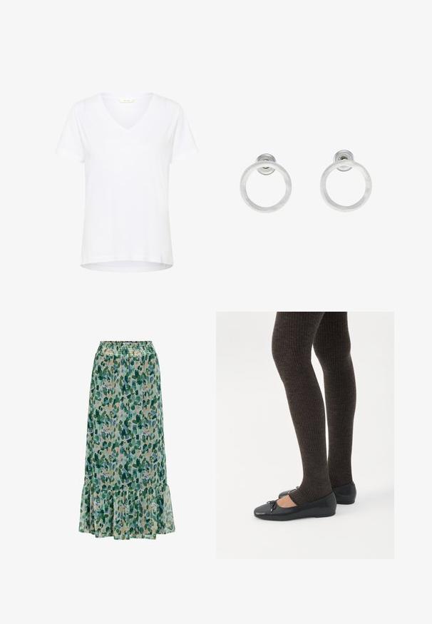 Witte T-shirt met korte mouwen en V-hals, gemaakt van zachte stof, met een relaxte pasvorm en rechte zoom met minimale stikdetails.; Rok van middellange lengte met geplooide elastische tailleband, groene en blauwe abstracte bloemenprint en ruches aan de zoom.; Benen met donkere geribbelde leggings gecombineerd met zwarte ballerina's met kleine strikdetails op een witte achtergrond.; Zilveren metalen ringoorbellen met een geborstelde textuur, met een ronde vorm en een transparante bevestiging voor een veilige draagwijze.