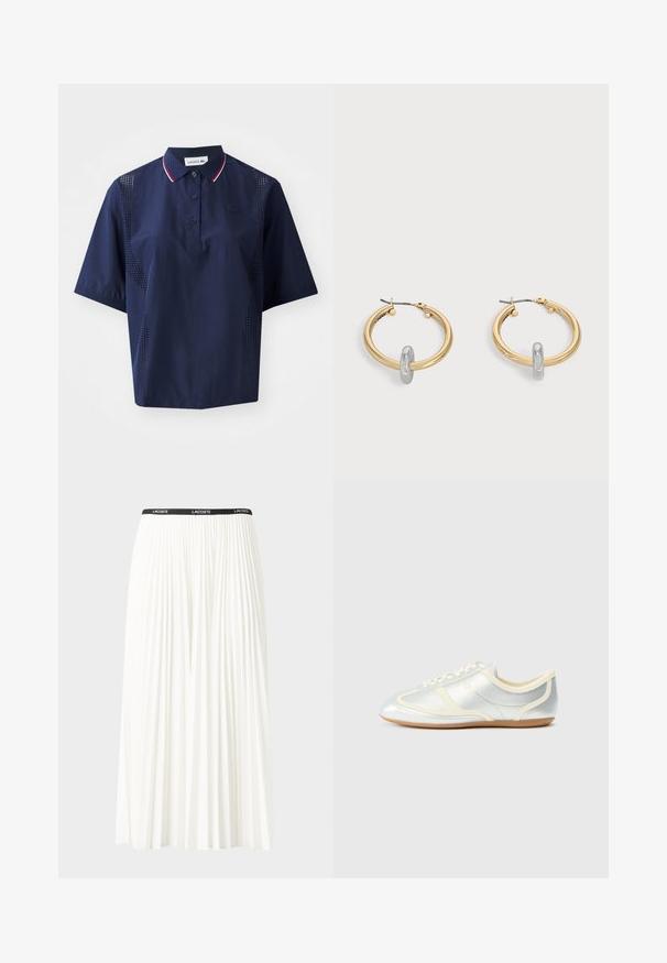 Polo shirt à manches courtes bleu marine avec fermeture à boutons, col contrasté avec des accents rouges et blancs, et panneaux latéraux perforés pour la respirabilité.; Jupe plissée blanche avec une taille élastique noire portant le logo "LACOSTE". Design mi-long avec une texture douce.; Baskets synthétiques argentées avec accents crème, profil bas, bout arrondi et semelle en caoutchouc plate ; dotées de coutures classiques et d'une fermeture à lacets.; Paire de boucles d'oreilles créoles dorées avec un petit détail boucle ton argent sur chaque, exposées sur fond gris clair.