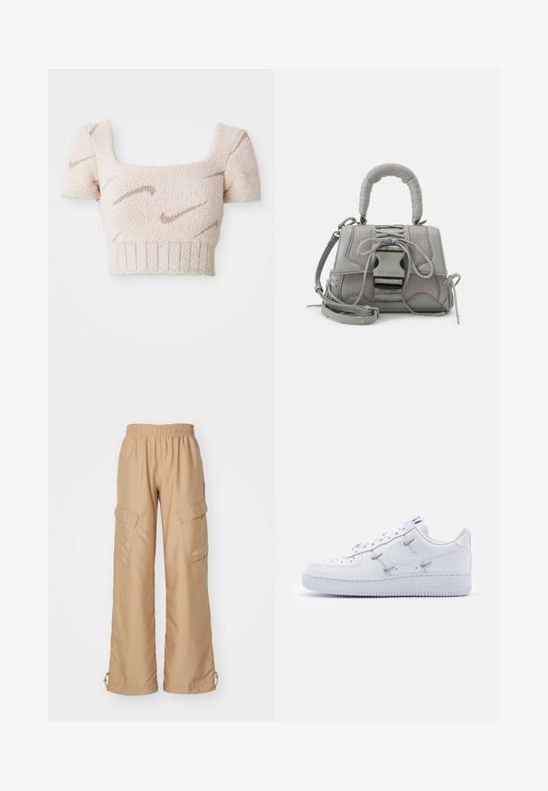 Kortærmet cropped top i blød, tekstureret stof. Lys pink farve med brune, bølgete mønstre. Fyrkantet udskæring og ribbet kant.; Nike Sportswear TREND - Cargobukser - hemp; Nike Sportswear AIR FORCE 1 - Sneakers - white/hyper royal/black; Grå tekstureret håndtaske med en polstret hank, mesh-detaljer, justerbar rem og en frontlås. Kompakt design med en afrundet form.