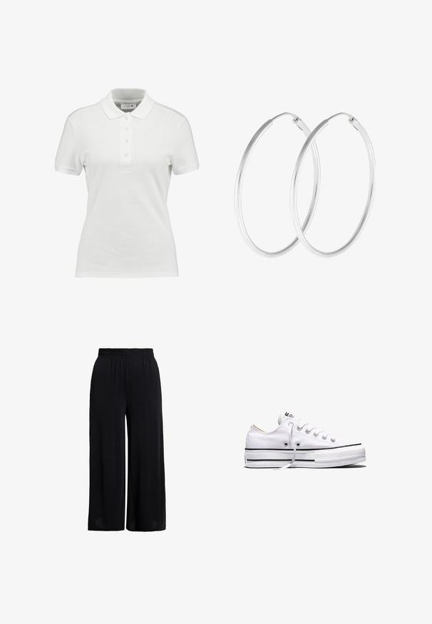 Weißes Poloshirt aus strukturiertem Baumwollstoff, mit klassischem Kragen, drei Knöpfen an der Knopfleiste und kleinem Lacoste-Logo auf der Brust.; Schwarze weit geschnittene Hose mit elastischem Bund, aus leichtem Stoff für eine lockere Passform.; Weißer Canvas-Sneaker in niedriger Ausführung mit weißen Schnürsenkeln, schwarzen Streifen an der Sohle und gummiertem, strukturiertem Zehenschutz, Seitenansicht vor weißem Hintergrund.; Silberfarbene Creolen mit einer glatten, runden Form und einer polierten Oberfläche. Beide Ohrringe haben die gleiche Größe und verfügen über einen sicheren Verschlussmechanismus.