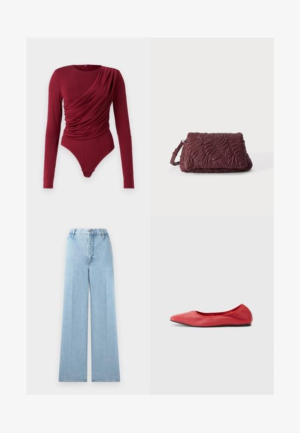Langærmet bodysuit i dyb rød, med draperet stof, scoop neck og trykknaplukning i bunden, lavet af blødt strækmateriale.; Lyseblå bredbenede jeans lavet af denim med høj talje, som har fem bæltestropper, en frontknaplukning og stikninger.; Filippa K REY FLATS - Ballerinasko - bright red; Mørkerød textured læder clutch taske med præget blad mønstre og en justerbar håndledsrem på en ensfarvet lys baggrund.