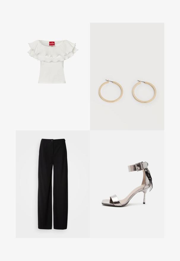 Haut blanc sans manches avec encolure à volants plissés double couche et étiquette de marque rouge à l’intérieur du col.; Pantalons large en noir avec un tissu tissé lisse ; dotés d'une fermeture à bouton et d'un design plissé pour une silhouette structurée.; Sandale à talon ouvert en argent métallisé avec bride à la cheville et boucle, ornée d'un nœud décoratif à l'arrière.; Paire de boucles d'oreilles créoles moyennes lisses ton or avec fermoirs à charnière sur fond clair uni.