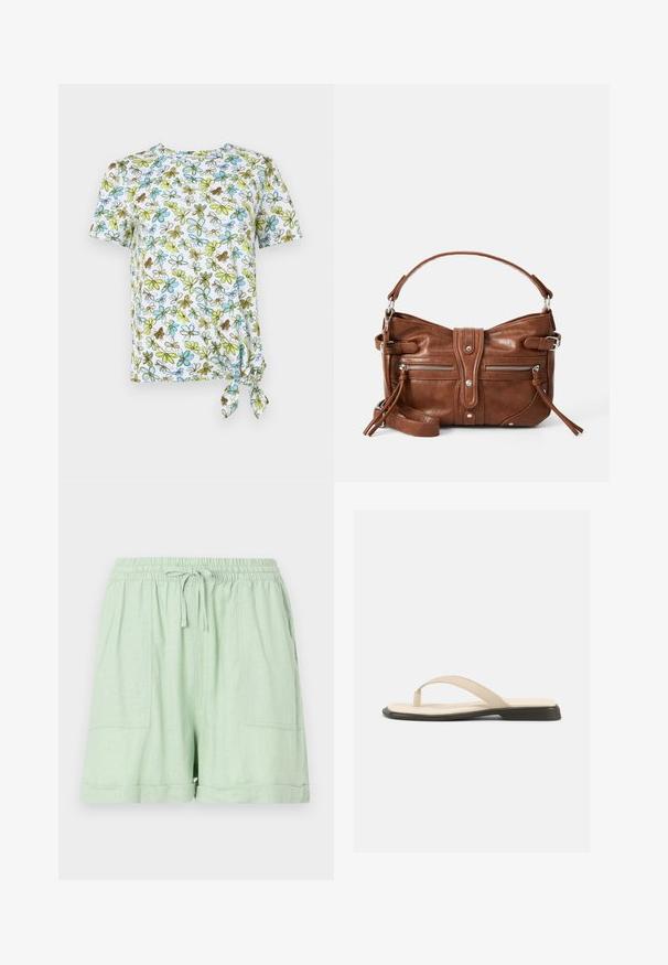 Korte mouwen, wit T-shirt met bloemenprint in blauw, groen en bruin. Heeft een geknoopt detail aan de zijkant voor een gerimpeld effect.; Lichtgroene shorts van een linnenmix met een elastische tailleband, trekkoordsluiting en twee voorzakken; heeft een opgerold zoomdetail.; Beige platte teenslipper met gevoerd voetbed en zwarte zool, zijaanzicht op witte achtergrond.; Bruine leren handtas met een afgeronde vorm, twee voorzakken met ritssluiting en een afneembare schouderband. Heeft zilverkleurige hardware en stiksels.