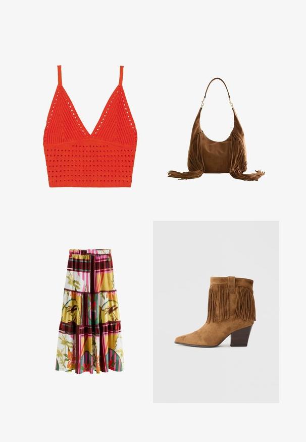 Top de sujetador de punto rojo con cuello en V, tirantes finos, patrón texturizado con agujeros y una banda ajustada en la parte inferior.; Falda larga de capas con cintura elástica, con patrones geométricos y florales multicolores en tonos amarillos, verdes, rosas, rojos y marrones.; Botín de ante marrón hasta el tobillo con punta afilada, detalle de flecos en el cuello y tacón de madera apilada. Textura suave en toda su superficie.; Bolso de hombro de ante marrón con largos flecos en ambos lados y una sola correa con cierres de tono dorado.