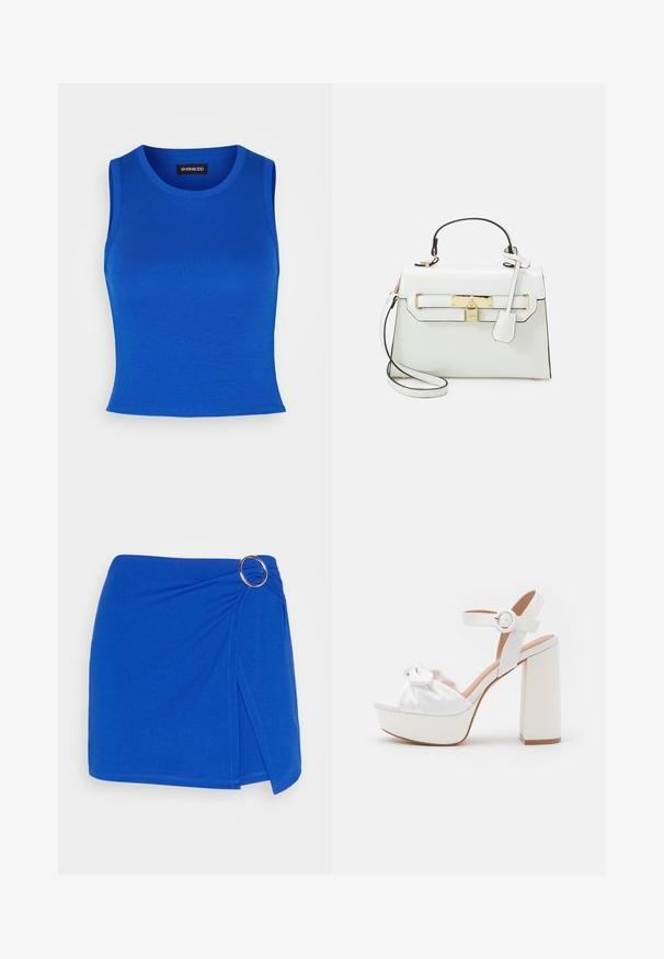 Königsblaue gerippte Tanktop mit rundem Ausschnitt und breiten Schulterträgern. Glatte Textur ohne sichtbare Muster oder Akzente.; Even&Odd by Zalando Shorts - blue; Weiße Plattform-Sandalen mit einem voluminösen Absatz, ausgestattet mit einem Satin-Obermaterial, das über eine Knoten-Detail und einen Schnallenknöchelriemen verfügt.; Weiße Handtasche mit Krokodileffekt, goldenen Beschlägen, einem oberen Griff und einem abnehmbaren Schulterriemen; verfügt über einen Schlossverschluss und ein minimalistisches Design.