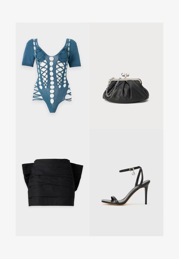 Blå strikket bodysuit med korte ærmer, som har udskæringer, snøredetaljer og cirkulære mønstre på forsiden. Struktureret stof.; Sort off-shoulder bandeau top med vandrette plisseringer og brede ærmer, vist fladt på en hvid baggrund.; Sort hæl-sandal med smal ankrem, firkantet tå-boks, glat lædermateriale og metalspænde som pynt.; Sort læder clutch med samlet tekstur, sølvfarvet metalramme, kys-lås lukning og kædestrop. Glat, blød overflade.