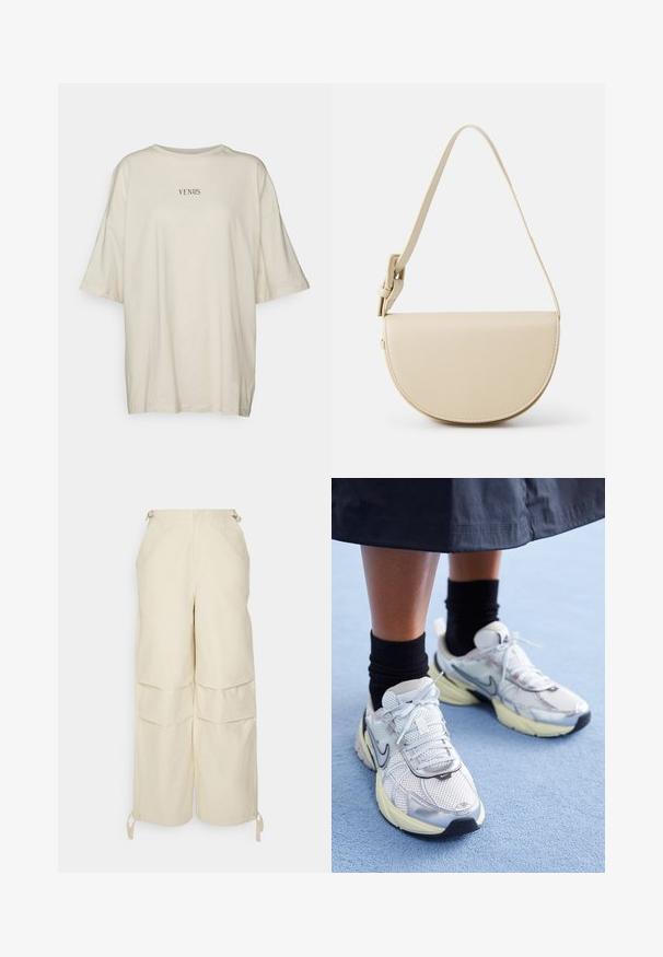Cremefarvet oversized t-shirt lavet af blødt stof, med rund hals og korte ærmer. Centreret sort tekst, der siger "VENUS."; WRSTBHVR ZERA PANTS EGGSHELL WOMEN - Bukser - off white; Hvide og sølv Nike sneakers med mesh-stof, reflekterende detaljer og en beige sål. Bæres med sorte sokker og står på en blå overflade.; HVISK NOMI SOFT STRUCTURE - Håndtasker - bone white