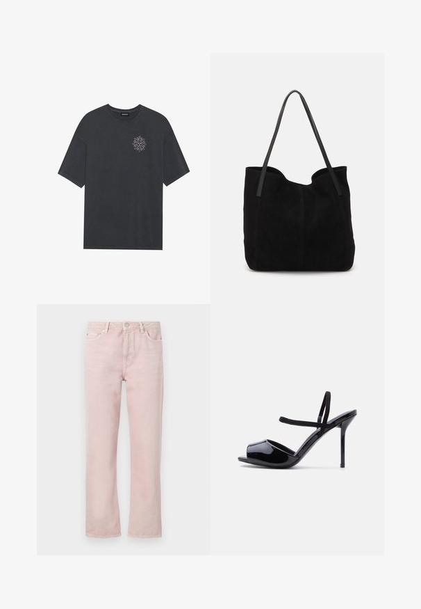 Donkergrijze katoenen t-shirt met een ronde hals en korte mouwen, met een witte zonafbeelding op de linkerborst.; Lichtroze denim jeans met een recht model, vijf zakken en een ritsopening. Bevat stiksel details en accenten in zilverkleurig metaal.; Zwarte patent open teen sandaal met hoge hak en dunne enkelbandjes en vamp banden op een effen lichte achtergrond.; Zwarte suede tote bag met twee lange, platte leren handvatten. Heeft een gebogen bovenrand en zichtbare stiksels aan de voorkant. Geen hardware-accenten.