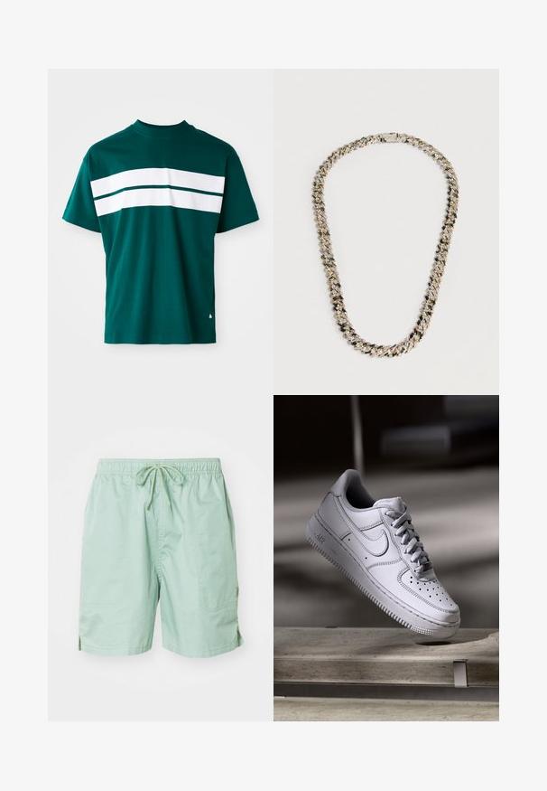 Teal katoenen t-shirt met een ronde hals, korte mouwen en horizontale witte strepen over de borst. Licht getailleerde pasvorm.; Lichtgroene zwemshorts van gladde stof, met een elastische tailleband met trekkoord, zijzakken en een korte lengte.; Witte Nike Air Force 1 sneaker van leer met geperforeerde neus, platte veters en een gestructureerde rubberen zool met "AIR"-logo aan de zijkant.; Zilverkleurige ketting met een gevlochten ontwerp en sprankelende accenten. Het sieraad heeft een sluiting met gesp en een gestructureerde afwerking.