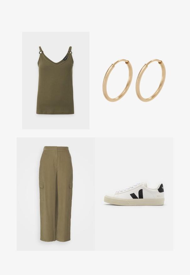 Khakigrøn ribbet tanktop med V-hals, tynde stropper og små metalringe, der forbinder stropperne til toppen, vist på en ensfarvet baggrund.; Selected SLFEMBERLY PANT - Bukser - dusky green; Hvide lædersneakers med sort gummiv V-logo. Tekstureret off-white sål, hvide snørebånd og bagside med brandnavn i sort.; Guldøreringe med en glat, poleret overflade. Rund form, mellemstor, med en sikker lukkemekanisme.