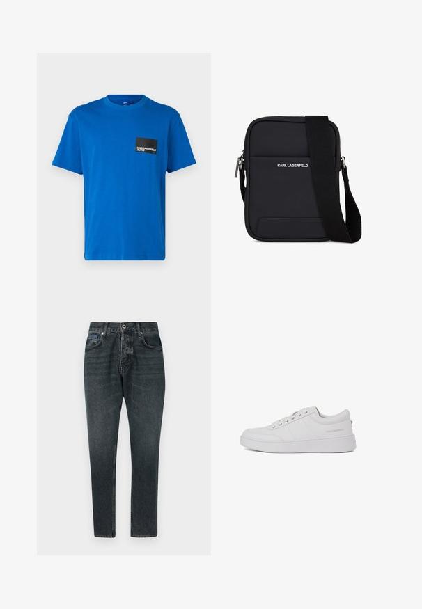 Blauwe katoenen t-shirt met een ronde halslijn, korte mouwen, met een zwarte vierkante zak met witte logotekst. Gladde textuur.; Donkergrijze denim jeans met een rechte pasvorm, vijf zakken, knoopsluiting en subtiele vervaging. Gemaakt van katoen met een stevige textuur.; Witte leren sneakers met een klassiek low-top ontwerp, platte zool en subtiele merklogo op de hiel. Voorzien van vijf metalen oogjes voor veters.; Zwarte rechthoekige crossbodytas met verstelbare riem, voorvak en "KARL LAGERFELD" logo in witte tekst.
