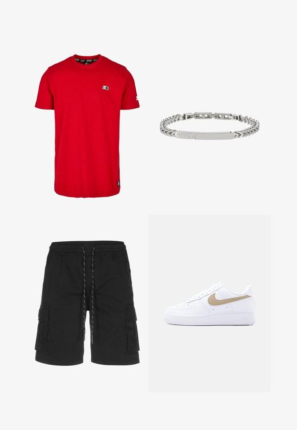 Rød bomulds t-shirt med rund hals, korte ærmer og et lille sort logo på venstre bryst og ærme. Glat, ensfarvet stof.; Sorte cargo shorts lavet af stof, med en elastisk talje og snøre, sidelommer og et lige snit design.; Hvid lavtop Nike Air Force 1 sneakers med beige swoosh-logo, perforeret tåboks og hvid gummisål på ensfarvet lys grå baggrund.; Sølv rustfrit stålguldarmbånd med en flad centerplade og kædedesign med en poleret finish og subtilt brandindgravering.