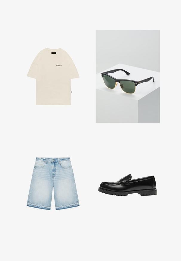 T-shirt beige à manches courtes avec petit texte noir "RETERNITY CREATIVE DEPARTMENT" sur la poitrine gauche et étiquette noire sur la couture latérale.; Short en denim bleu clair avec taille haute, bouton devant, fermeture éclair, poches devant et derrière, et ourlets effilochés.; Mocassin en cuir noir avec une semelle en caoutchouc épaisse et un détail classique de bride à monnaie, vu de côté extérieur.; Lunettes de soleil Ray-Ban avec des verres verts, monture en plastique noir et accents dorés sur les bords. Forme carrée avec une finition mate.